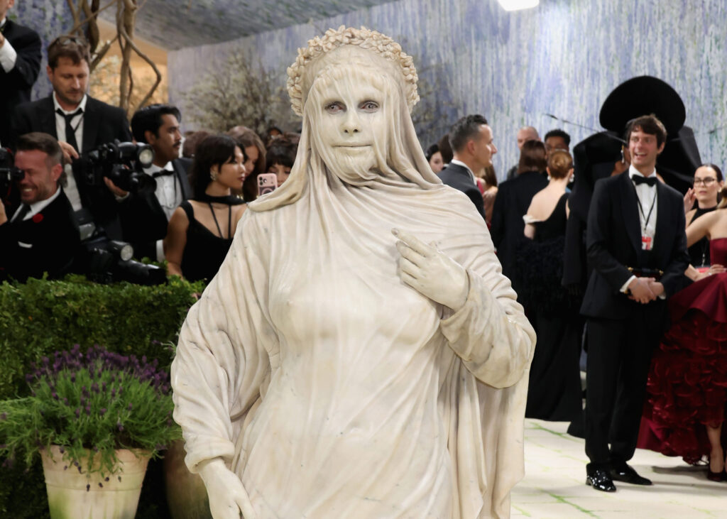 Heidi Klum’s outfit at the Met Gala divides fans and reignites debate 
