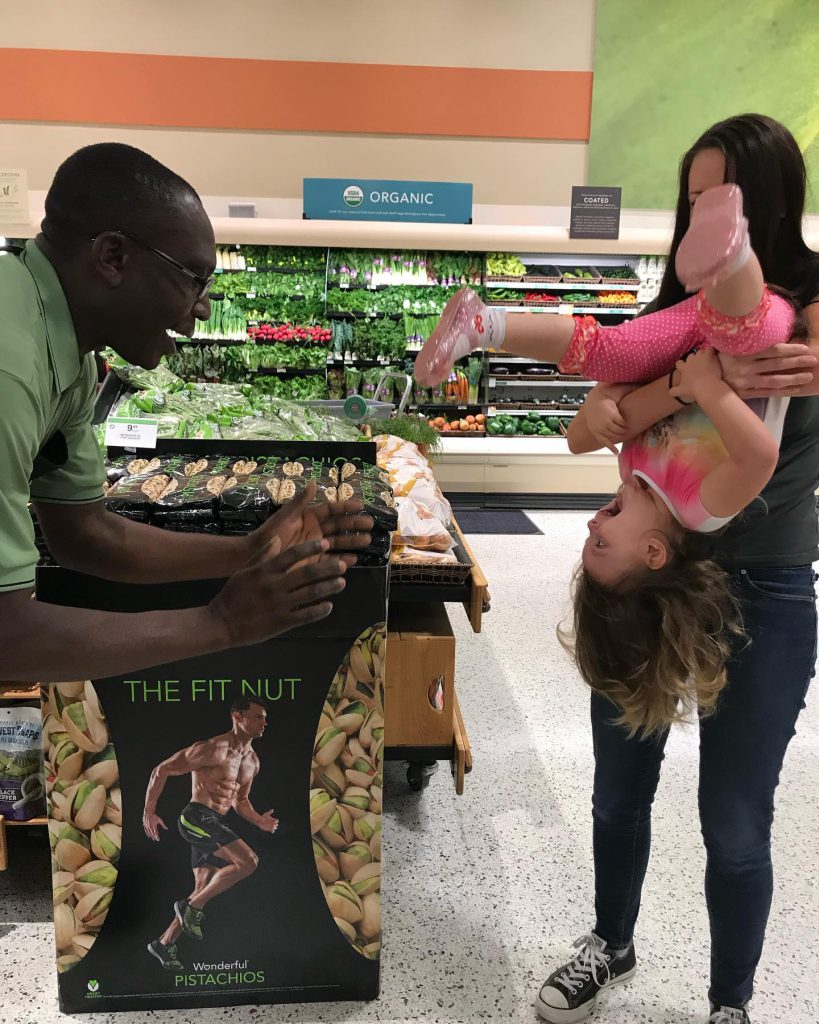Super Market Employee Receives A Thank You Card From 3-year old