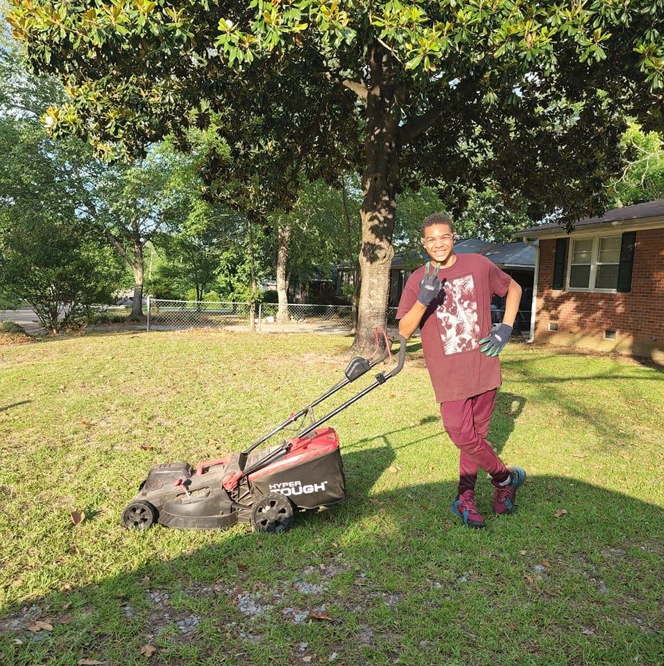 Tyce Rey Diaz lawn care