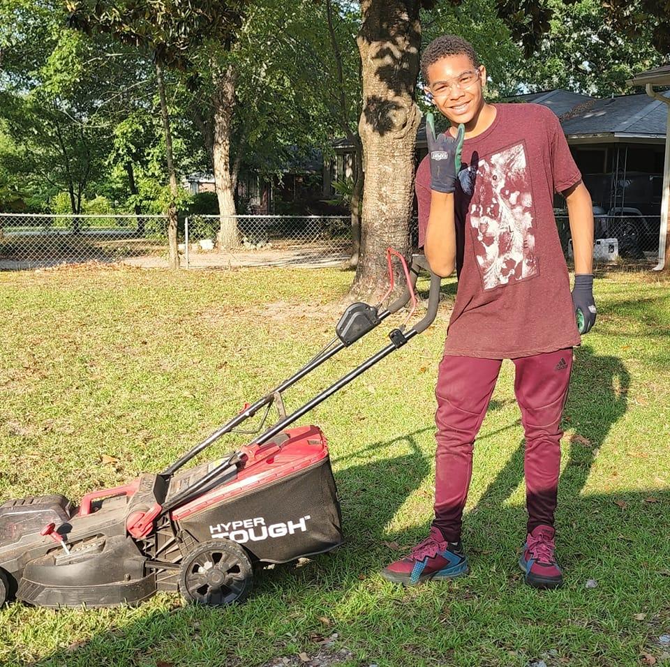 Tyce Rey Diaz lawn care