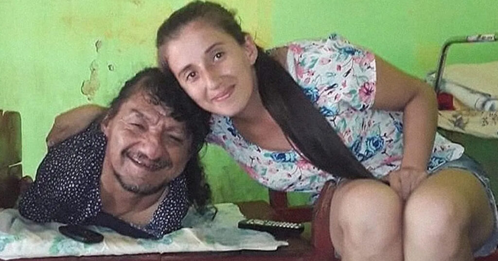 Dad without arms and legs raises 2 daughters after their mom abandoned them both as babies