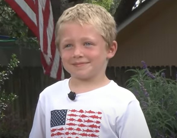 A 7-year-old boy swims for an hour to save his dad and sister who were stuck in the river