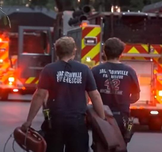 A 7-year-old boy swims for an hour to save his dad and sister who were stuck in the river