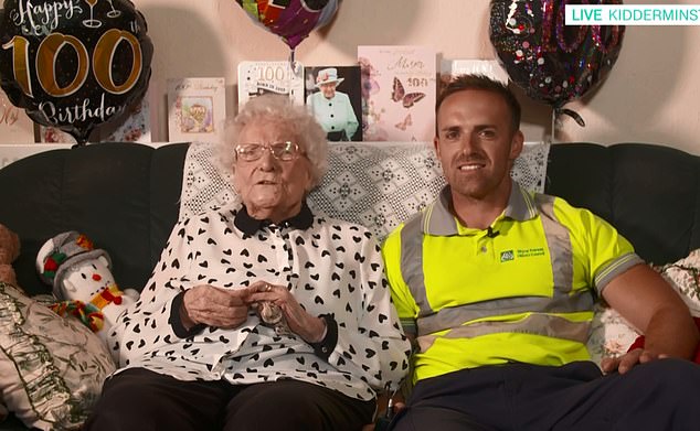 Garbage man surprises 100-year-old great grandma on her birthday with a heartwarming gesture