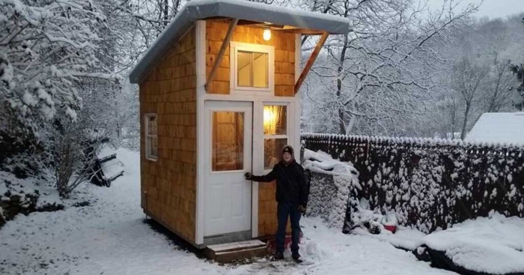 Middleschooler builds his own house for $1,500—this is how it looks when he opens door and reveals masterpiece