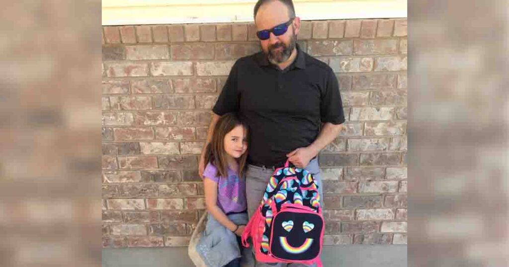 Father picks up 6-year-old daughter from school—teacher quickly notices detail on her pants