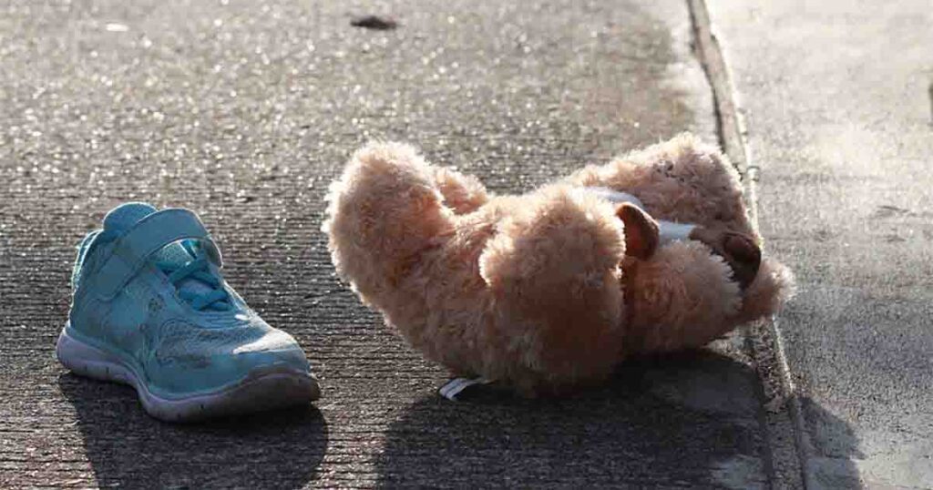 A 13-year-old boy stops kidnapper using a $3 toy his mom bought him