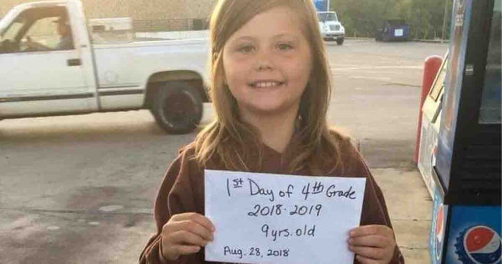 9-year-old passes away 10 minutes after holding up a note—police then discover a heartbreaking mistake