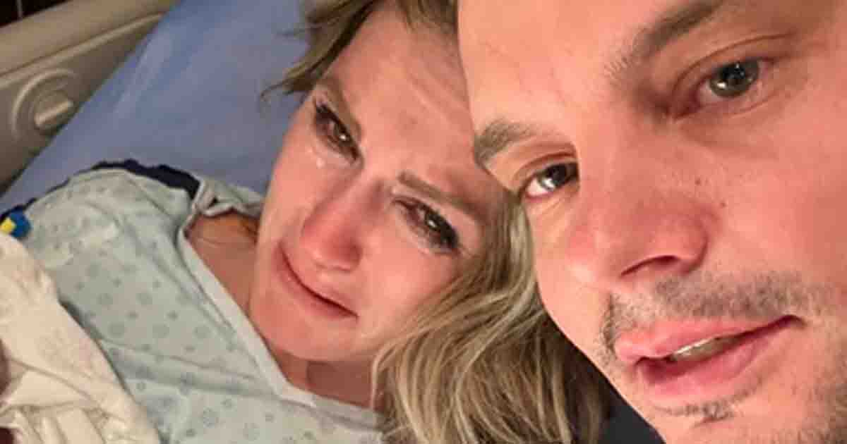 Mother delivers stillborn daughter—husband whispers unforgettable words as she holds their baby girl