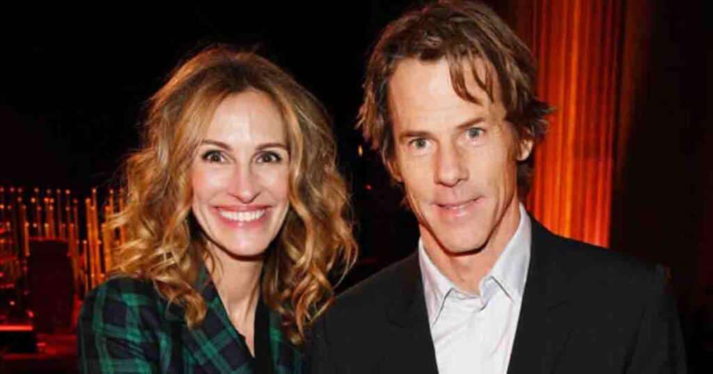 Julia Roberts had twins at 37, and now they're the spitting image of their dad