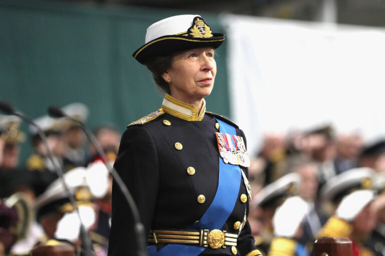 Princess Anne suffers concussion and memory loss, leaving daughter distraught