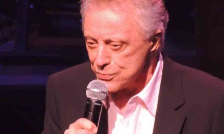 Fans express concern for Frankie Valli's health