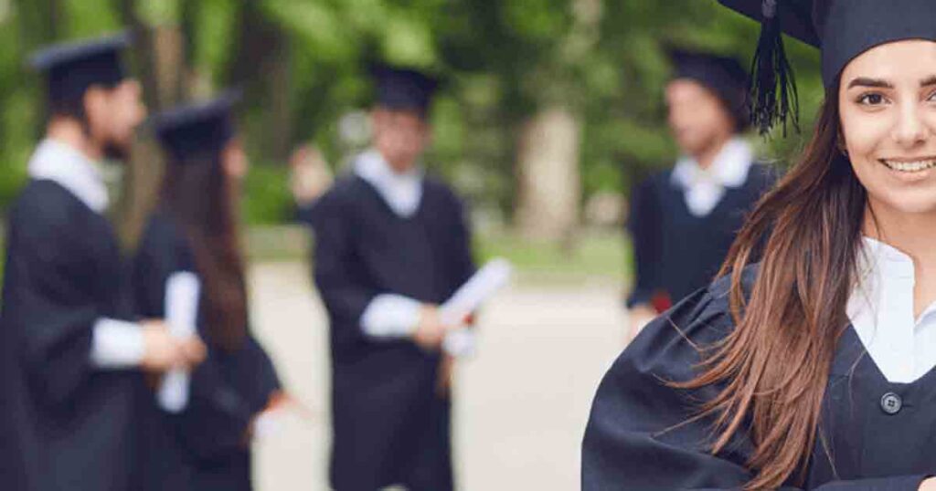 18-year-old dies weeks after collapsing at high school graduation