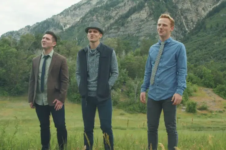 Group of men sing ‘You Raise Me Up’ in the mountains—Their performance is unforgettable