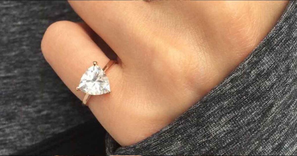 What it means when women wear rings on their pinky fingers