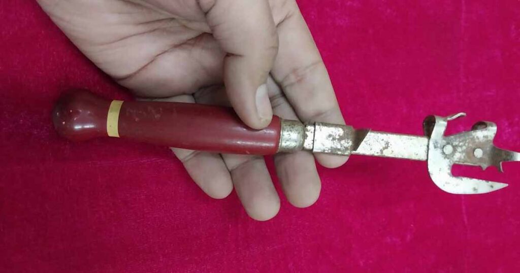 Mystery vintage kitchen tool has the internet stumped