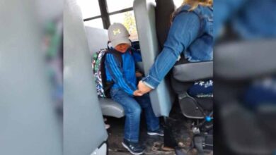 Bus driver’s sweet moment with crying child catches police attention