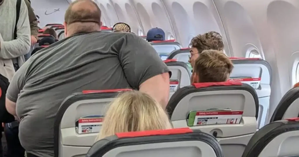 Photo of airline passenger goes viral — sparks heated debate over plane seat sizes