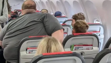Photo of airline passenger goes viral — sparks heated debate over plane seat sizes