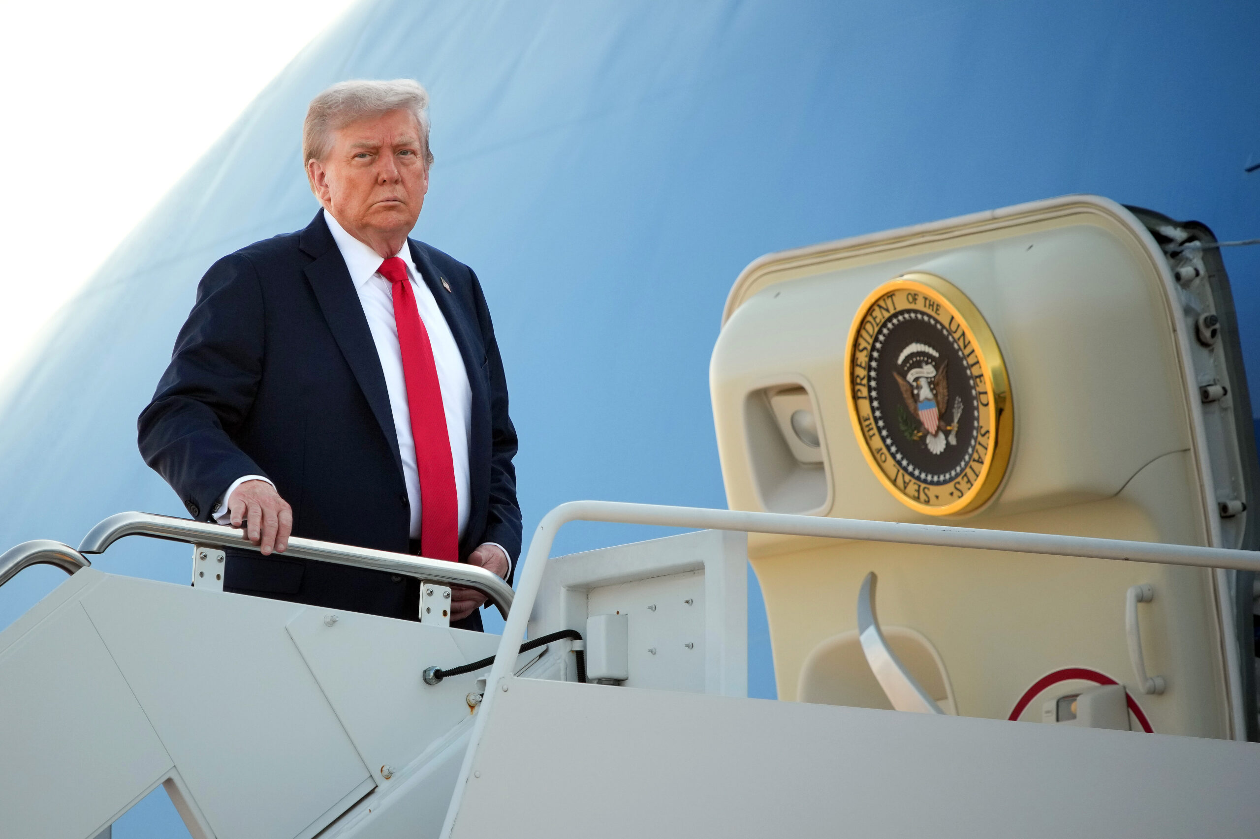 Trump pushes Pentagon rebrand, critics warn it will make US a ‘laughing stock’