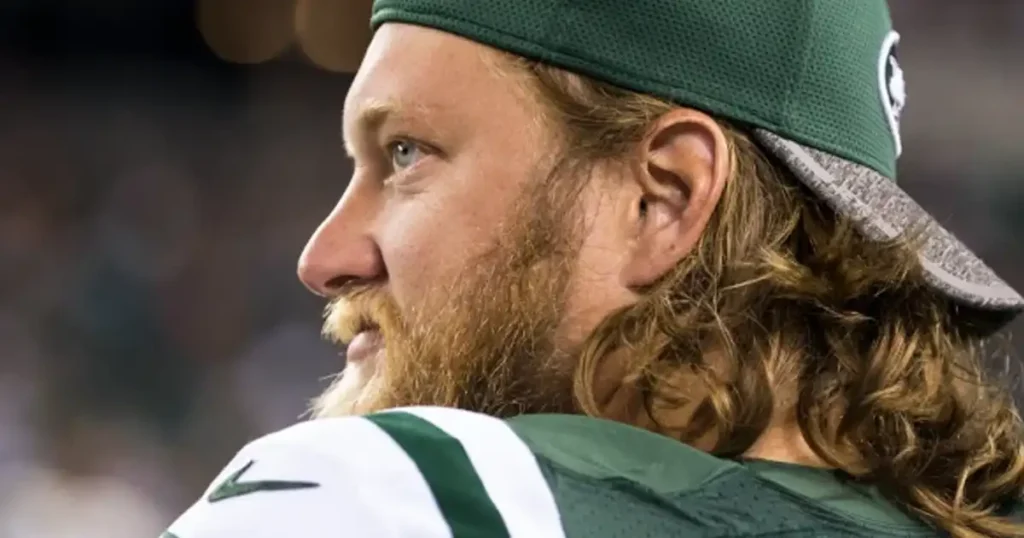 Fans mourn beloved NFL legend Nick Mangold after his passing at 41