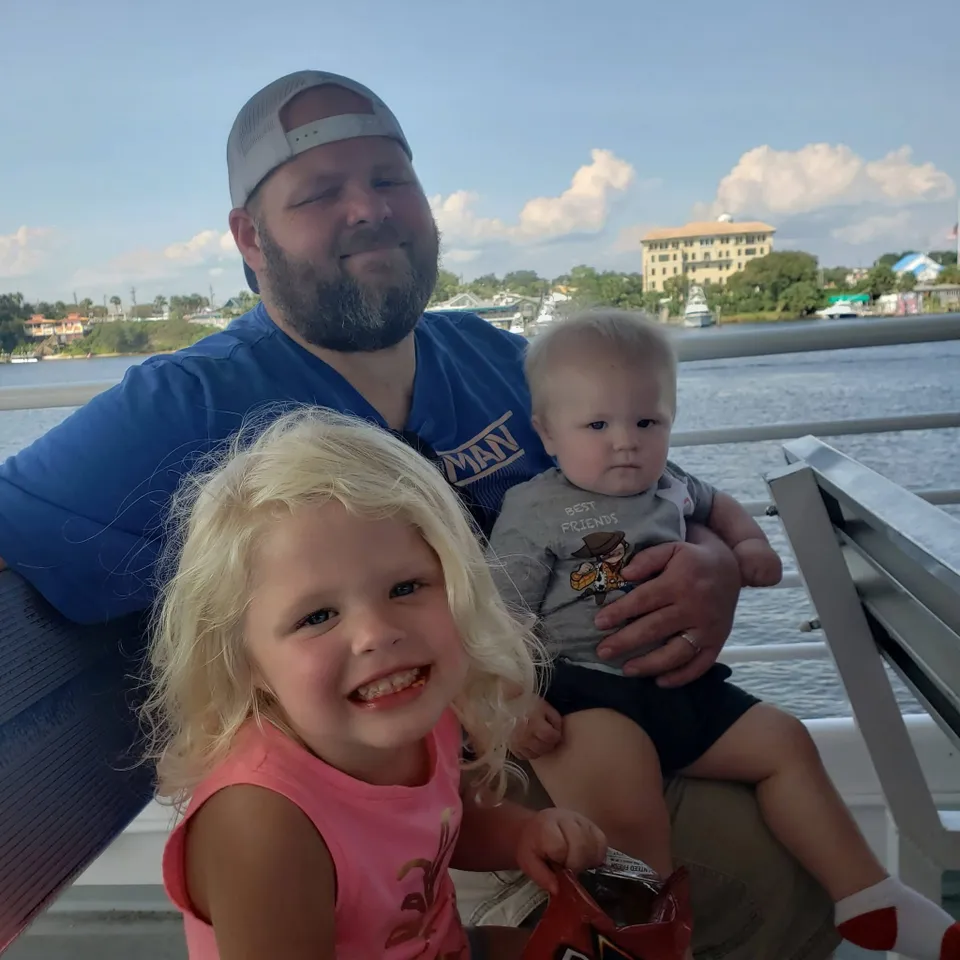 Tommy Moorehead III and his children were killed in the crash/ GoFundMe